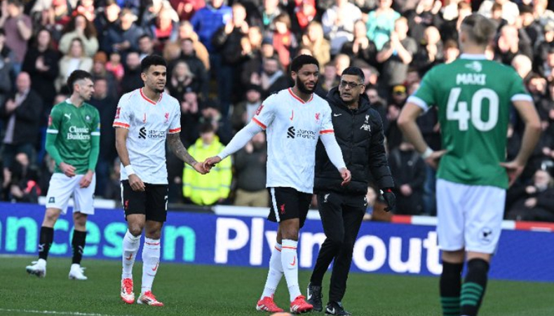Liverpool fue sorprendido y perdió ante el Plymouth de la segunda división inglesa en los 16avos de final del torneo.