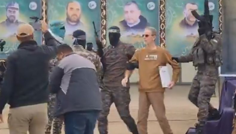 Hamás aplaza la próxima liberación de rehenes Hamás aplazó indefinidamente la próxima liberación de rehenes israelíes prevista inicialmente para el sábado.