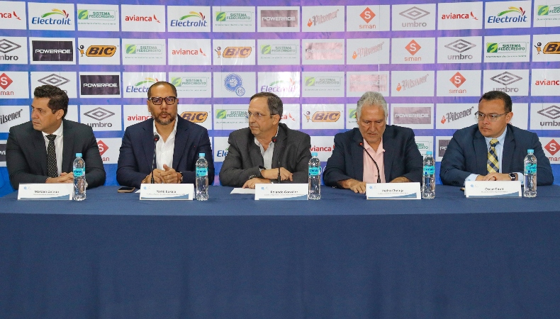 El presidente de la Comisión Regularizadora de la FESFUT brindó detalles del avance los nuevos estatutos, pero sin fecha para su lanzamiento.