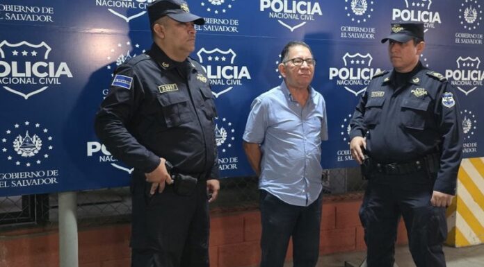 La Fiscalía General de la República (FGR), informó esta mañana que Eugenio Chicas fue capturado por el delito de enriquecimiento Ilícito, en perjuicio de la Administración Pública.