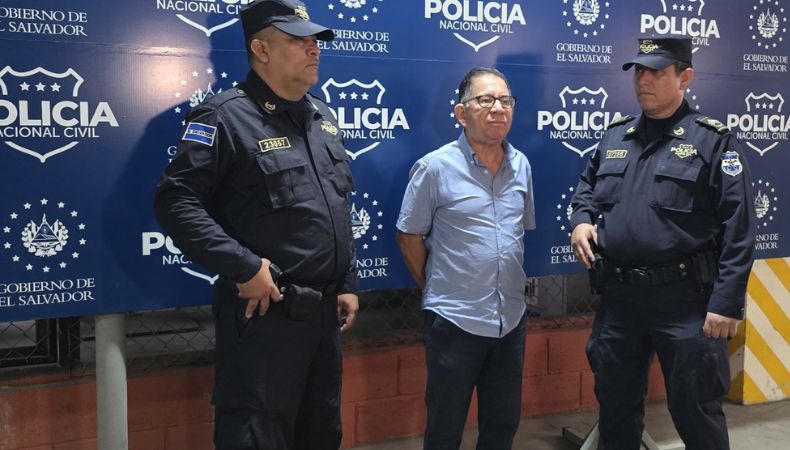 La Fiscalía General de la República (FGR), informó esta mañana que Eugenio Chicas fue capturado por el delito de enriquecimiento Ilícito, en perjuicio de la Administración Pública.