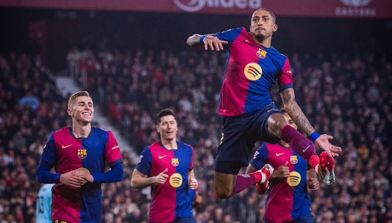 Rivaldo aseguró que el futbolista brasileño del FC Barcelona le “recuerda a él” por su personalidad dentro del campo de juego.