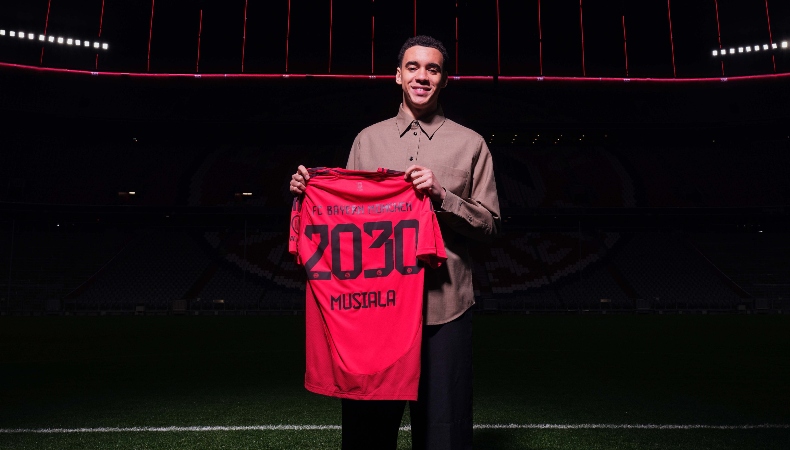 Musiala de 21 años alcanzó un acuerdo por cinco temporadas más para seguir siendo jugador del Bayern Múnich.