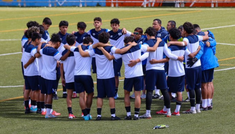 Selecta sub-17 juega ante Jamaica en el Premundial La Selecta sub-17 juega el último partido del Premundial ante Jamaica este sábado en el estadio Cementos Progreso de Guatemala.