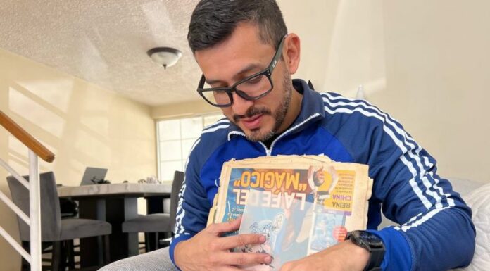 Raúl llevó su pasión por el fútbol a otro nivel con un museo donde colecciona, restaura y diseña todo lo relacionado con este deporte.