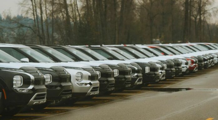 El presidente de Estados Unidos, Donald Trump, prevé imponer nuevos aranceles a los coches importados para el 2 de abril.