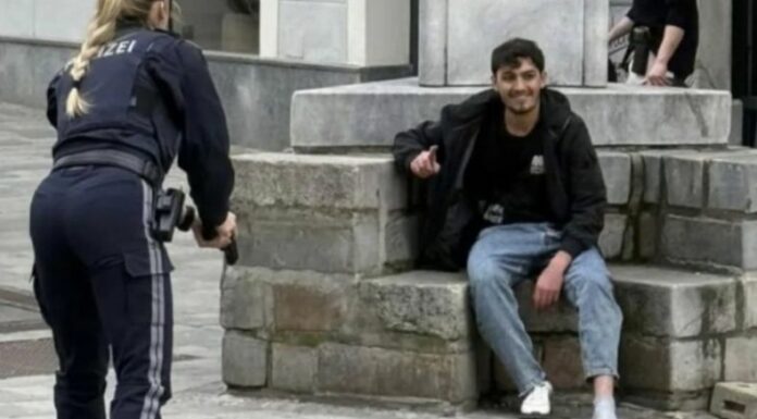 Un ataque perpetrado con cuchillo dejó un menor fallecido y otras cuatro personas heridas en el centro de la localidad austríaca de Villach.