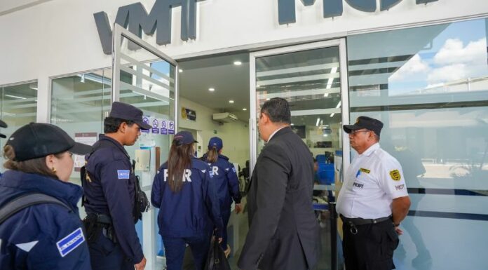 Los procedimientos se ejecutaron simultáneamente en las instalaciones del Viceministerio de Transporte con sedes en San Salvador y San Miguel.