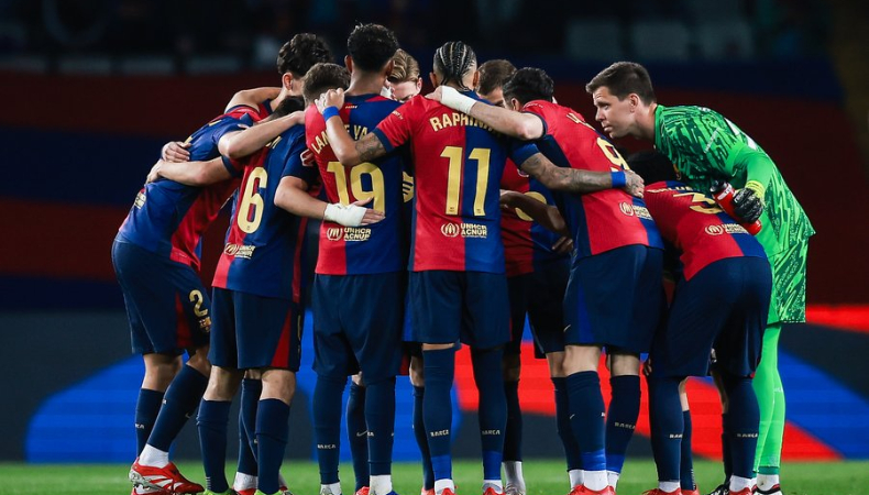 Barcelona se enfrentará al Paris Saint-Germain de Francia o el Benfica de Portugal en los octavos de final de la Champions League.