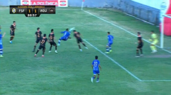 Wilker Da Silva anotó un extraordinario gol de tijera para empatar sobre el final del encuentro ante Club Deportivo Águila.