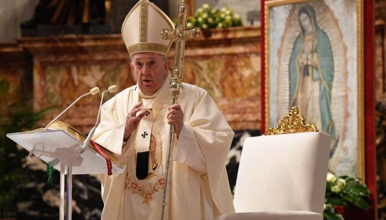 Este lunes, el Vaticano confirmó que el papa Francisco continúa en estado delicado, aunque sin crisis respiratorias.