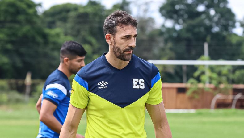 La Federación de Fútbol de El Salvador anunció que David Dóniga no será más el entrenador de la Selecta mayor masculina.