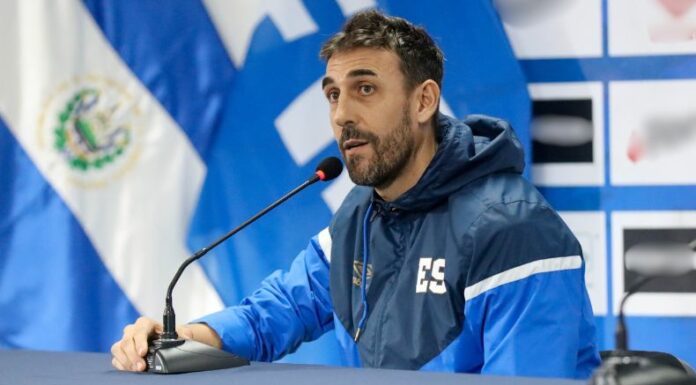 El técnico español aterrizó en San Salvador con la misión de cambiar la historia de La Selecta, que llevaba más de un año sin victorias.