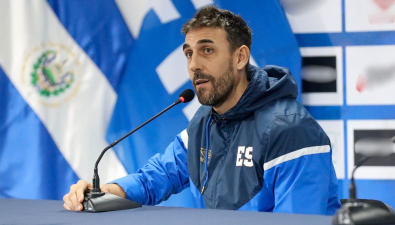 El técnico español aterrizó en San Salvador con la misión de cambiar la historia de La Selecta, que llevaba más de un año sin victorias.
