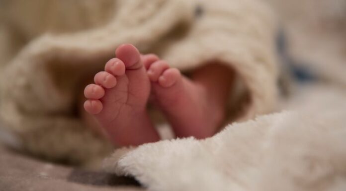 La falta de calefacción y el frío intenso cobraron la vida de los bebés, según informó el martes la Defensa Civil.