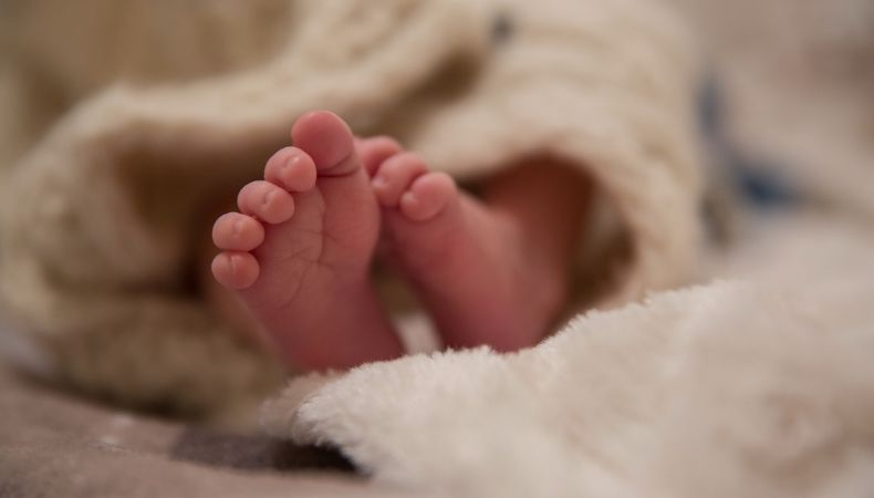 La falta de calefacción y el frío intenso cobraron la vida de los bebés, según informó el martes la Defensa Civil.