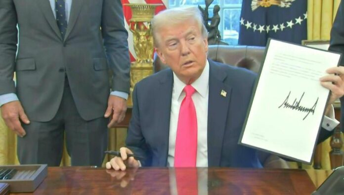 EE. UU. venderá permisos de residencia dorados por $5 millones Esa es la propuesta del presidente estadounidense, Donald Trump. Se trata de un nuevo tipo de permiso de residencia llamado