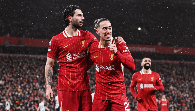 Liverpool derrotó al Newcastle para ampliar a 13 puntos la ventaja sobre el Arsenal en la lucha por el campeonato de la Premier League.