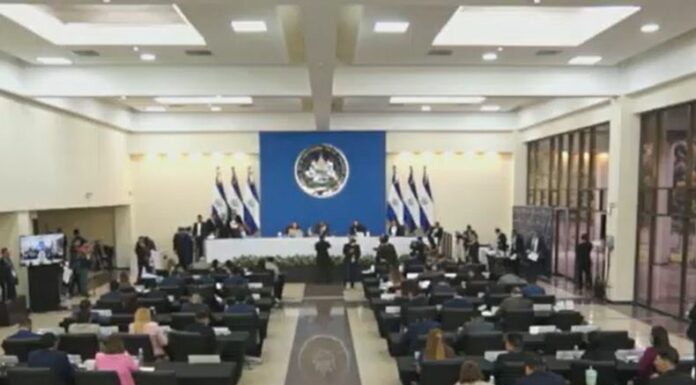 Por primera vez, una misma legislatura ratificó una reforma constitucional, para derogar el artículo 210 que contiene la deuda política.