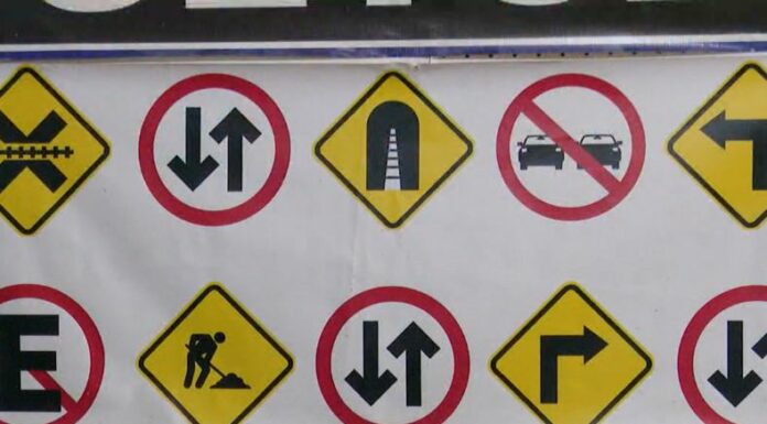 Conducir un vehículo o motocicleta es sinónimo de responsabilidad, por lo que es necesario contar con una licencia.