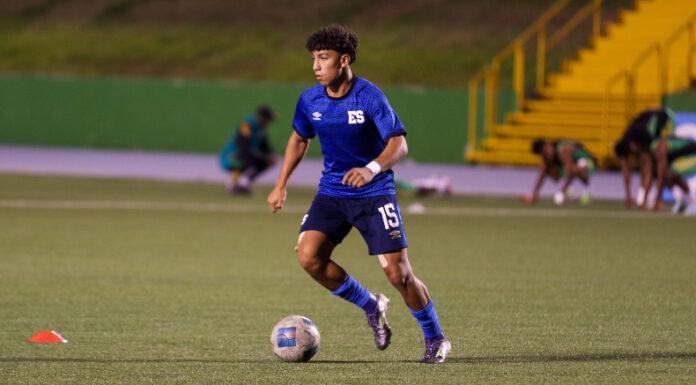 El defensa salvadoreño Steven Espinoza fue incluido por la CONCACAF en el 11 ideal del Premundial de la categoría.