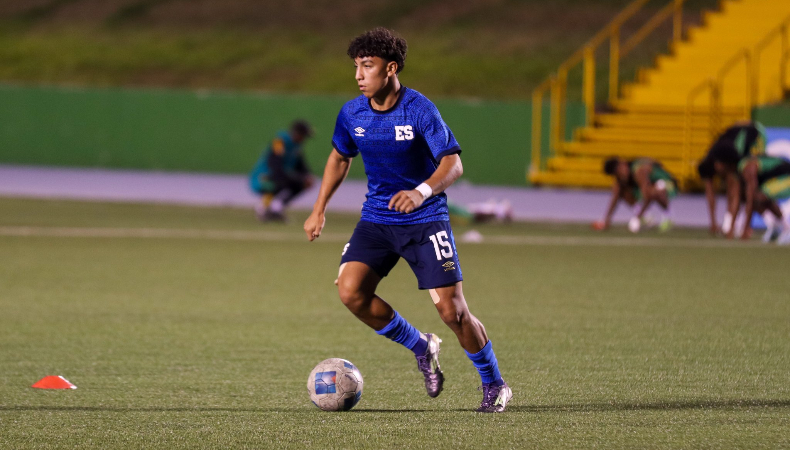 El defensa salvadoreño Steven Espinoza fue incluido por la CONCACAF en el 11 ideal del Premundial de la categoría.