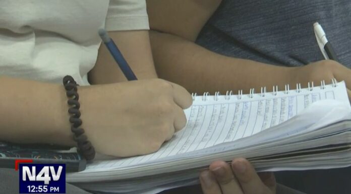 Con el avance de la tecnología y uso de dispositivos electrónicos surge la pregunta ¿existe riesgo de que se pierda la práctica de la escritura a mano?