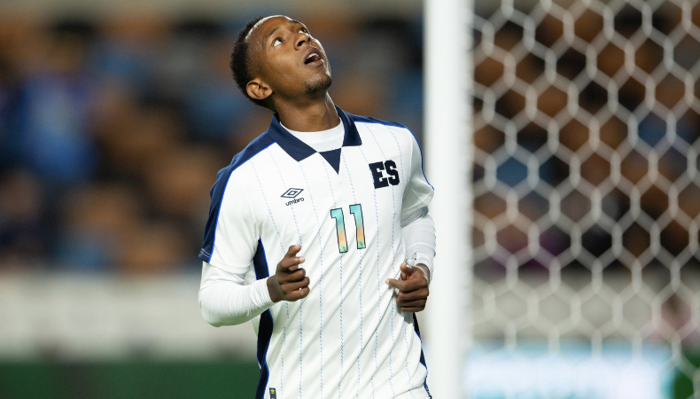 Brayan Gil aceptó la convocatoria del “Bolillo” Gómez, pero no podrá disputar los encuentros por una lesión.