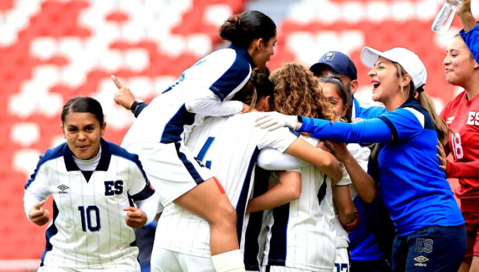 Selecta femenina subió cinco puestos en el ranking FIFA La Selecta femenina subió cinco puestos tras la última actualización del ranking mundial de la FIFA de marzo.