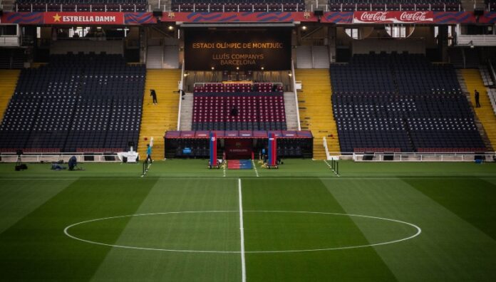 Suspendido el duelo entre Barcelona y Osasuna El encuentro fue suspendido minutos antes de dar inicio debido al fallecimiento del doctor del club catalán Carles Miñarro.