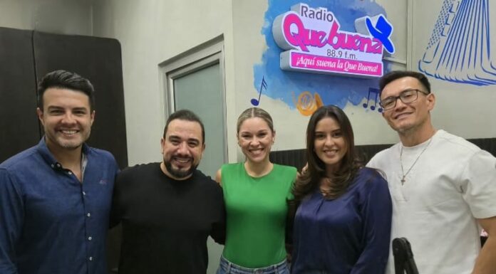 El inusual encuentro desató la emoción en la cabina, donde los oyentes y seguidores del programa Yo me llamo no tardaron en reaccionar.