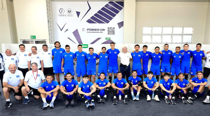 Jorge “Mágico” González visitó a la Selecta y el “Bolillo” Gómez en el segundo día del microciclo de trabajo.