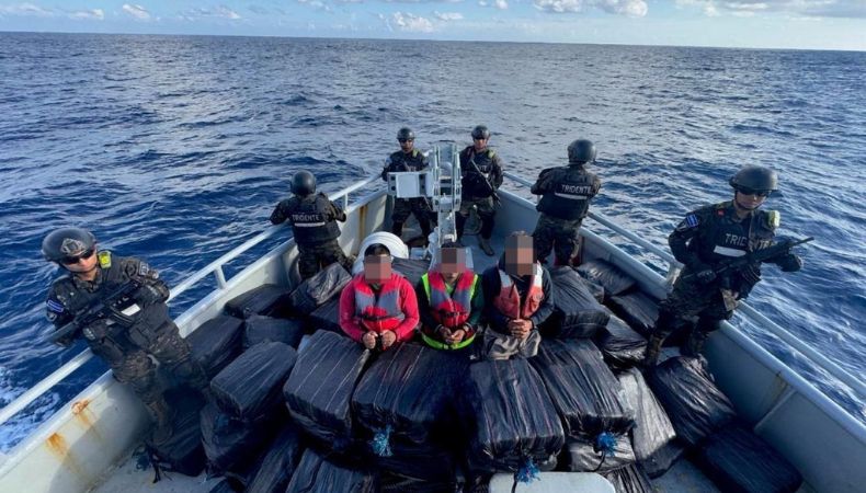 El presidente Nayib Bukele brindó detalles de la nueva incautación de droga ejecutada por la Marina Nacional en el Estero de Jaltepeque.