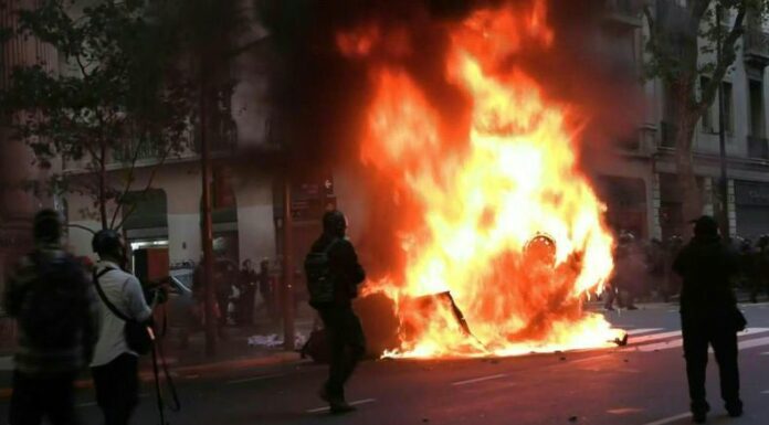 Desde hace años, cada miércoles se produce una movilización de jubilados con protestas por la degradación de su poder adquisitivo.