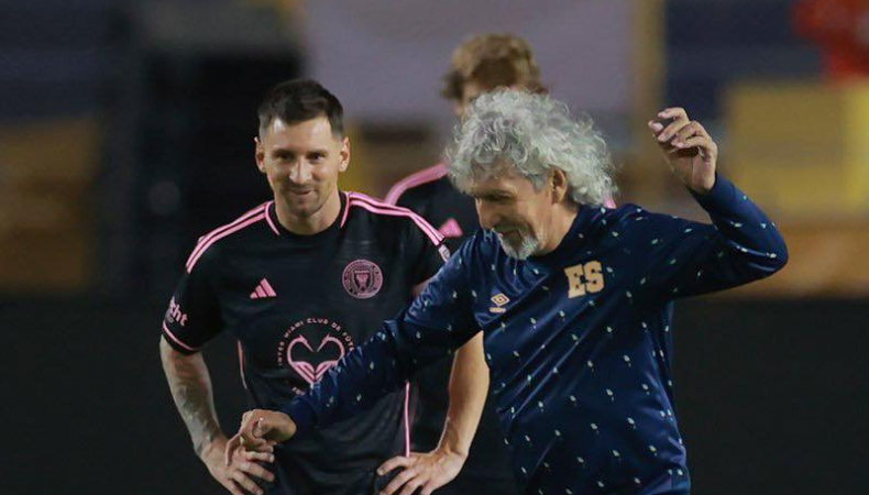 Jorge “Mágico” González, máximo ídolo del fútbol salvadoreño, recibió felicitaciones de todas partes del mundo por su cumpleaños.