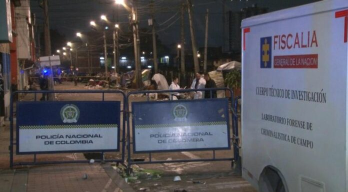 Al menos tres muertos y nueve heridos dejó la explosión de una granada en un barrio del centro de Bogotá, Colombia.