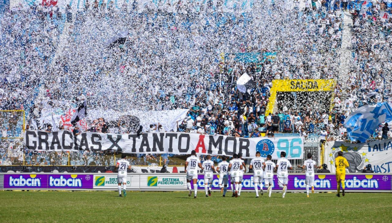 Los “Albos” del Alianza jugarán como local en el estadio Cuscatlán por primera vez en el Clausura 2025 ante Municipal Limeño.