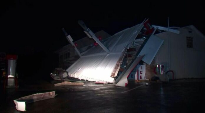 Los tornados que afectaron el fin de semana a Estados Unidos dejaron al menos 40 personas fallecidas en diferentes puntos del país.
