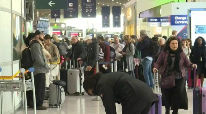 Donald Trump continúa aplicando medidas de prohibición.