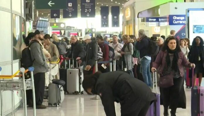 Donald Trump continúa aplicando medidas de prohibición Donald Trump continúa aplicando medidas de prohibición.