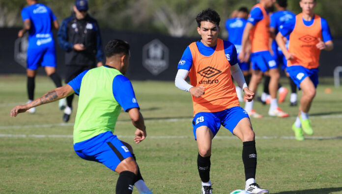 Selecta enfrenta al Houston Dynamo en duelo amistoso El “Bolillo” Gómez debutará este miércoles como director técnico de la Selecta en el amistoso internacional ante Houston Dynamo.