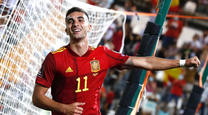 Ferran Torres sufre un pequeño golpe en la pierna derecha por lo que no estará en el duelo ante Países Bajos.