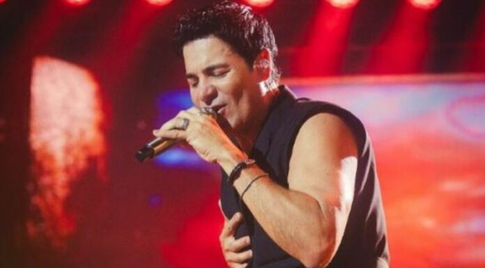 El tour de Chayanne, que marca su regreso triunfal a los escenarios, promete una noche inolvidable llena de música, baile y emoción.