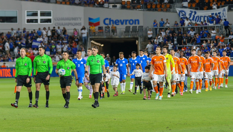 Bolillo Gómez debutó con derrota con la Selecta La Selecta cayó en el estreno de Hernán “Bolillo” Gómez como director técnico ante el Houston Dynamo de la MLS.