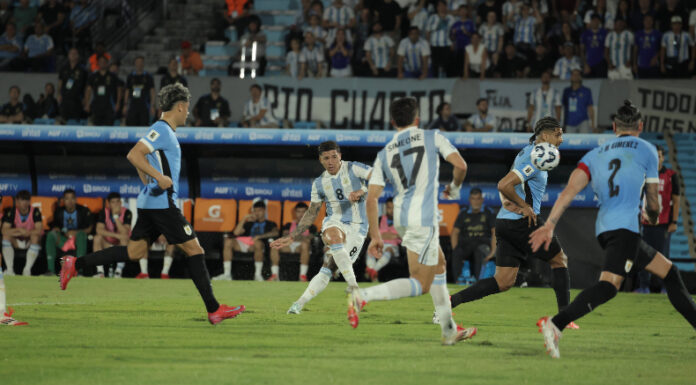 Argentina se quedó con el “clásico” ante Uruguay y solo necesita un punto para confirmar su clasificación al Mundial 2026.
