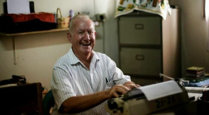 El sacerdote Rogelio Ponseele falleció tras presentar complicaciones de salud debido a un accidente de tránsito.