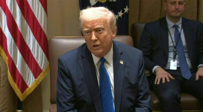 El presidente de Estados Unidos, Donald Trump arremetió contra periodistas, tras un escándalo por filtración de información clasificada.