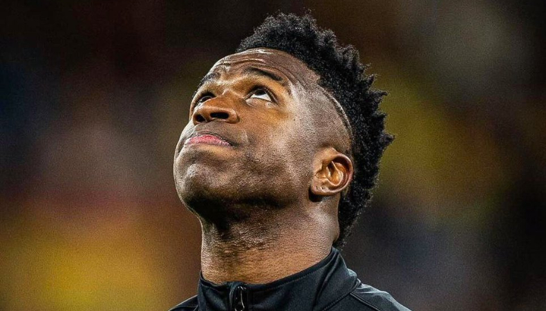 Vinícius mostró su enfado después de la histórica goleada de la selección argentina a la “Canarinha” en el Monumental.