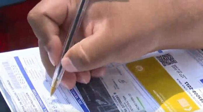 Gestores del VMT y agentes de Tránsito de la PNC pueden detectar licencias falsas mediante dos factores clave. ¿Cuáles son?