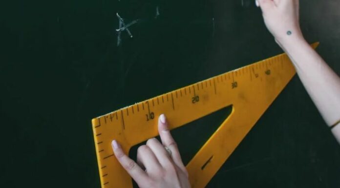 Gremiales de docentes denuncian que cientos de docentes no han recibido el pago por compensación de retiro voluntario.